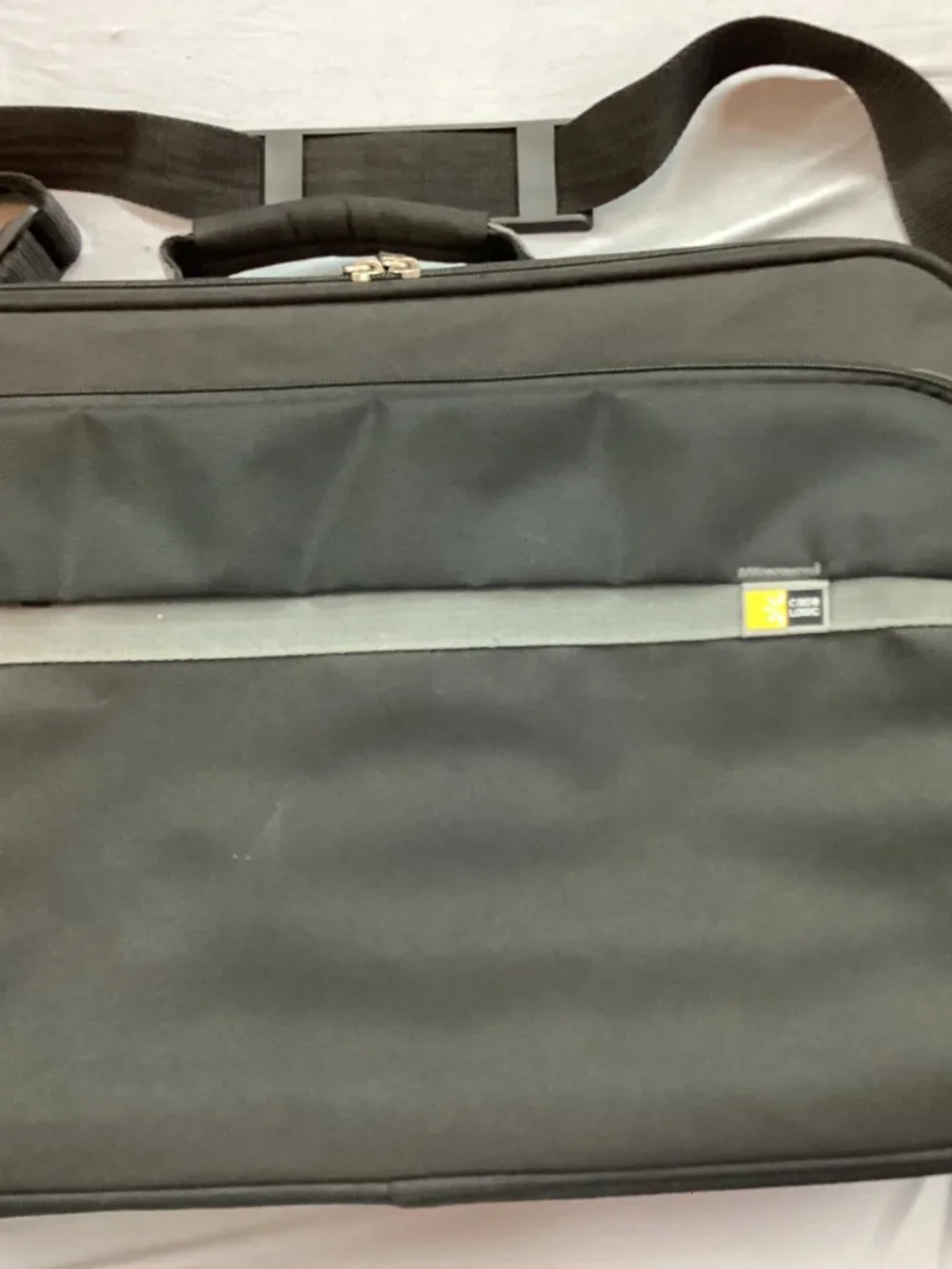 Case Logic Large Laptop Briefcase 12x18x3 Carry And Shoulder Strap Black Nice
